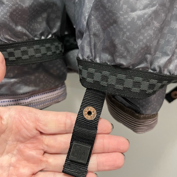 Vans Women’s Femme Coat for Snowboarding/Skiing/Staying warm - Picture 12 of 13